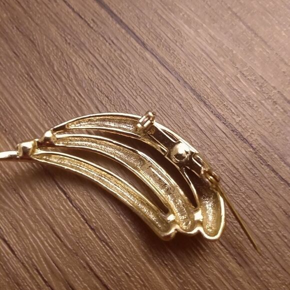 Vintage gold‎ tone brooch - Picture 2 of 2